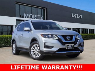 Used 2017 Nissan Rogue SV image 1