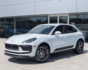 Certified 2025 Porsche Macan Turbo image 1