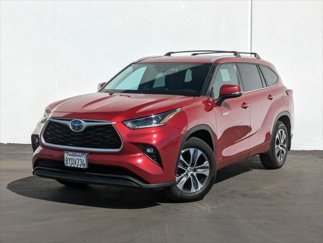 Used 2021 Toyota Highlander XLE image 1