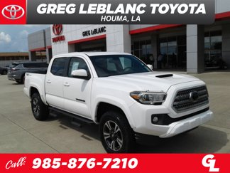 Used 2017 Toyota Tacoma TRD Sport image 1