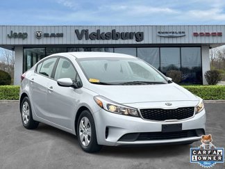 Used 2017 Kia Forte LX image 1