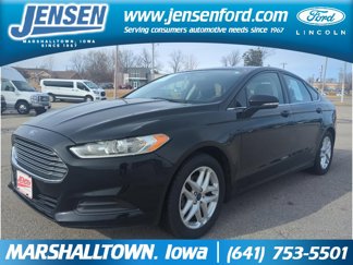 Used 2016 Ford Fusion SE image 1