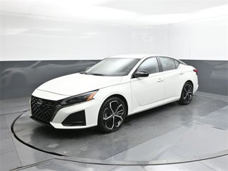 Certified 2023 Nissan Altima 2.5 SR image 1