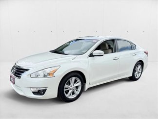Used 2015 Nissan Altima 2.5 SV image 1