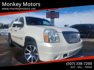 Used 2011 GMC Yukon Denali image 1