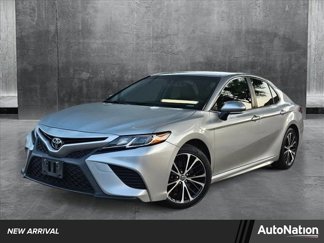 Used 2018 Toyota Camry SE image 1