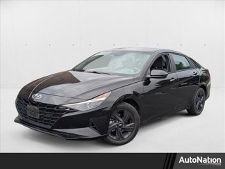 Used 2023 Hyundai Elantra SEL w/ Preferred Accessory Package image 1