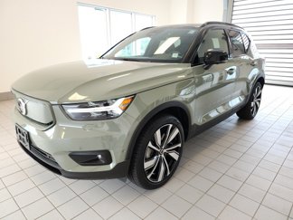 Certified 2022 Volvo XC40 P8 Recharge Ultimate image 1