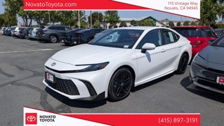 Used 2025 Toyota Camry SE image 1