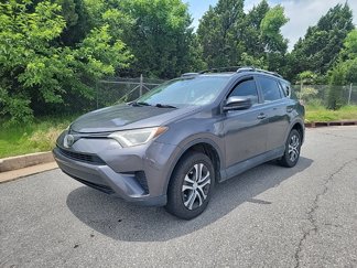 Used 2017 Toyota RAV4 LE image 1