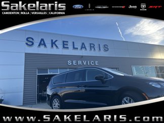 Used 2023 Chrysler Voyager LX image 1