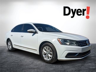 Used 2017 Volkswagen Passat 1.8T S image 1