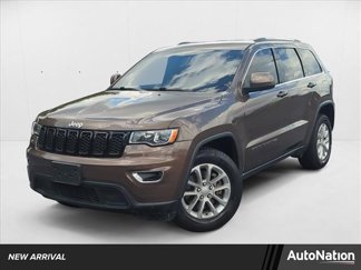 Used 2021 Jeep Grand Cherokee Laredo image 1