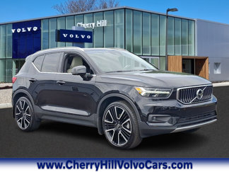 Certified 2022 Volvo XC40 T5 Inscription image 1
