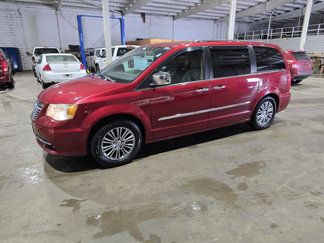 Used 2014 Chrysler Town & Country Touring-L w/ Trailer Tow Group image 1