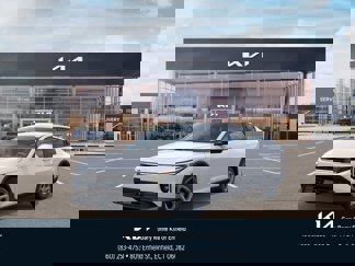 New 2025 Kia K4 LXS image 1