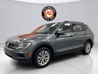Used 2018 Volkswagen Tiguan SE w/ Panoramic Sunroof Package image 1