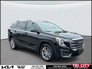 Used 2024 GMC Terrain SLT image 1
