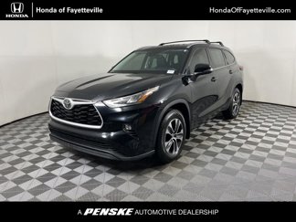 Used 2020 Toyota Highlander XLE image 1