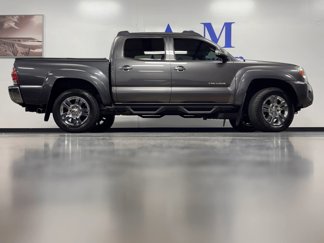 Used 2015 Toyota Tacoma 4x4 Double Cab w/ Limited Package image 1