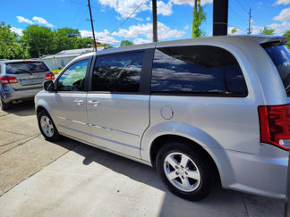 Used 2012 Dodge Grand Caravan SXT image 1