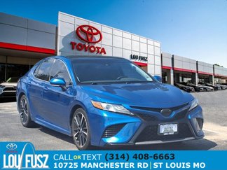 Used 2018 Toyota Camry XSE image 1