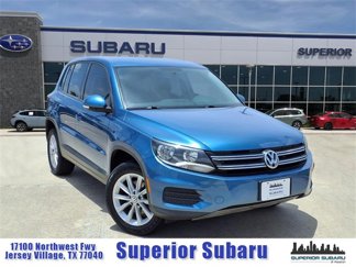 Used 2017 Volkswagen Tiguan Limited w/ Alloy Wheels Package image 1