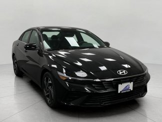 New 2025 Hyundai Elantra SEL image 1