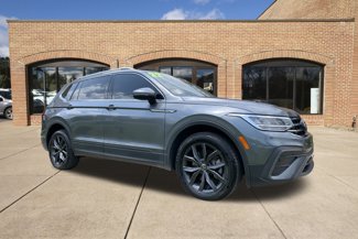 Used 2022 Volkswagen Tiguan SE image 1