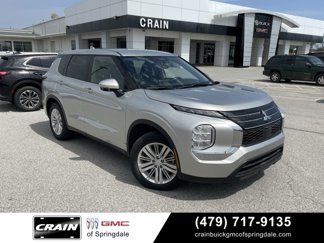 Used 2024 Mitsubishi Outlander ES image 1