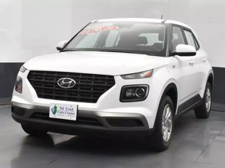 Used 2024 Hyundai Venue SE image 1