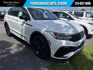Used 2022 Volkswagen Tiguan SE R-Line image 1