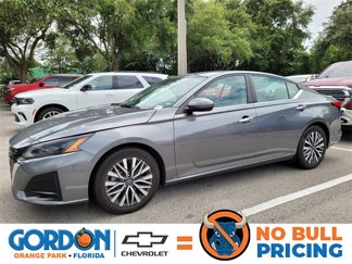 Used 2023 Nissan Altima 2.5 SV image 1