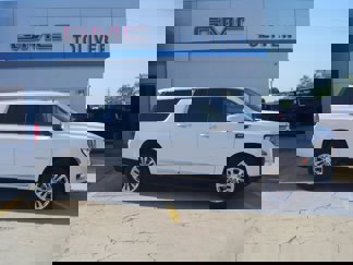 Used 2023 GMC Yukon XL SLT image 1