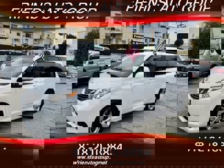 Used 2011 Toyota Sienna LE image 1