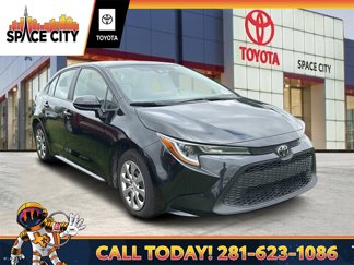 Used 2022 Toyota Corolla LE image 1