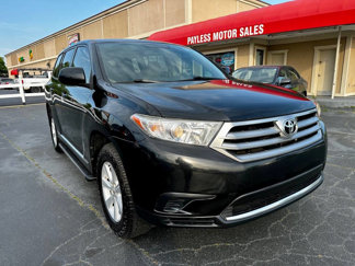 Used 2013 Toyota Highlander FWD image 1