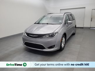 Used 2017 Chrysler Pacifica Touring-L image 1