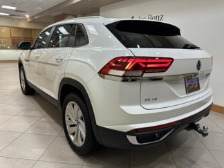 Used 2023 Volkswagen Atlas Cross Sport SE w/ Panoramic Sunroof Package video 3