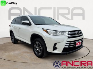 Used 2019 Toyota Highlander LE image 1
