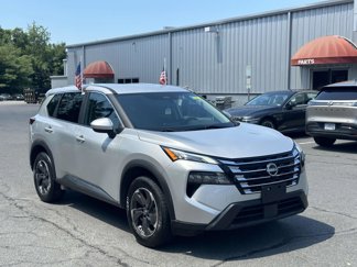 Used 2024 Nissan Rogue SV image 1