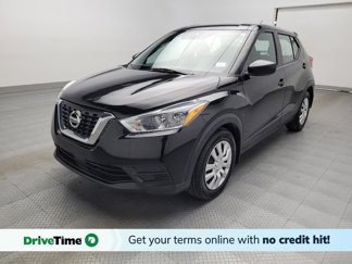 Used 2020 Nissan Kicks S image 1