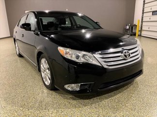 Used 2012 Toyota Avalon Limited image 1
