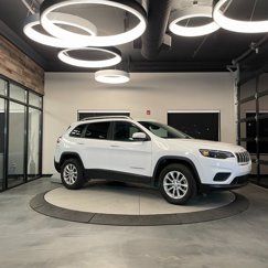 Used 2021 Jeep Cherokee Latitude image 1