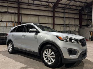 Used 2016 Kia Sorento LX image 1