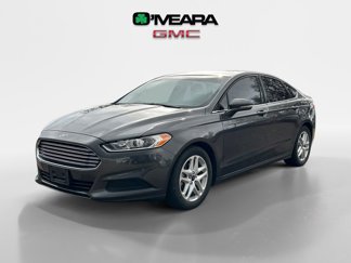 Used 2016 Ford Fusion SE image 1