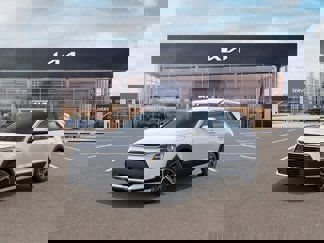 New 2025 Kia Niro LX image 1
