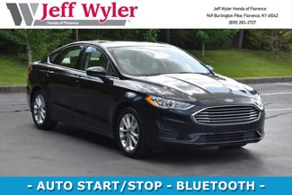 Used 2020 Ford Fusion SE image 1