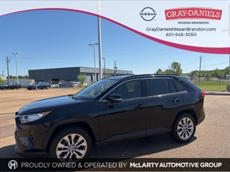 Used 2020 Toyota RAV4 XLE Premium image 1