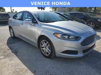 Used 2015 Ford Fusion SE image 1